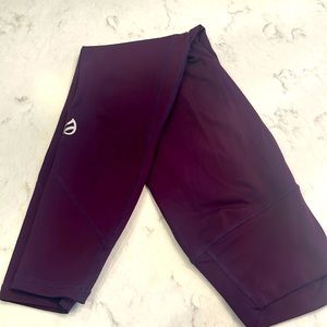 Ptula The Alainah lll Sleek Leggings-deep purple color- Size Small